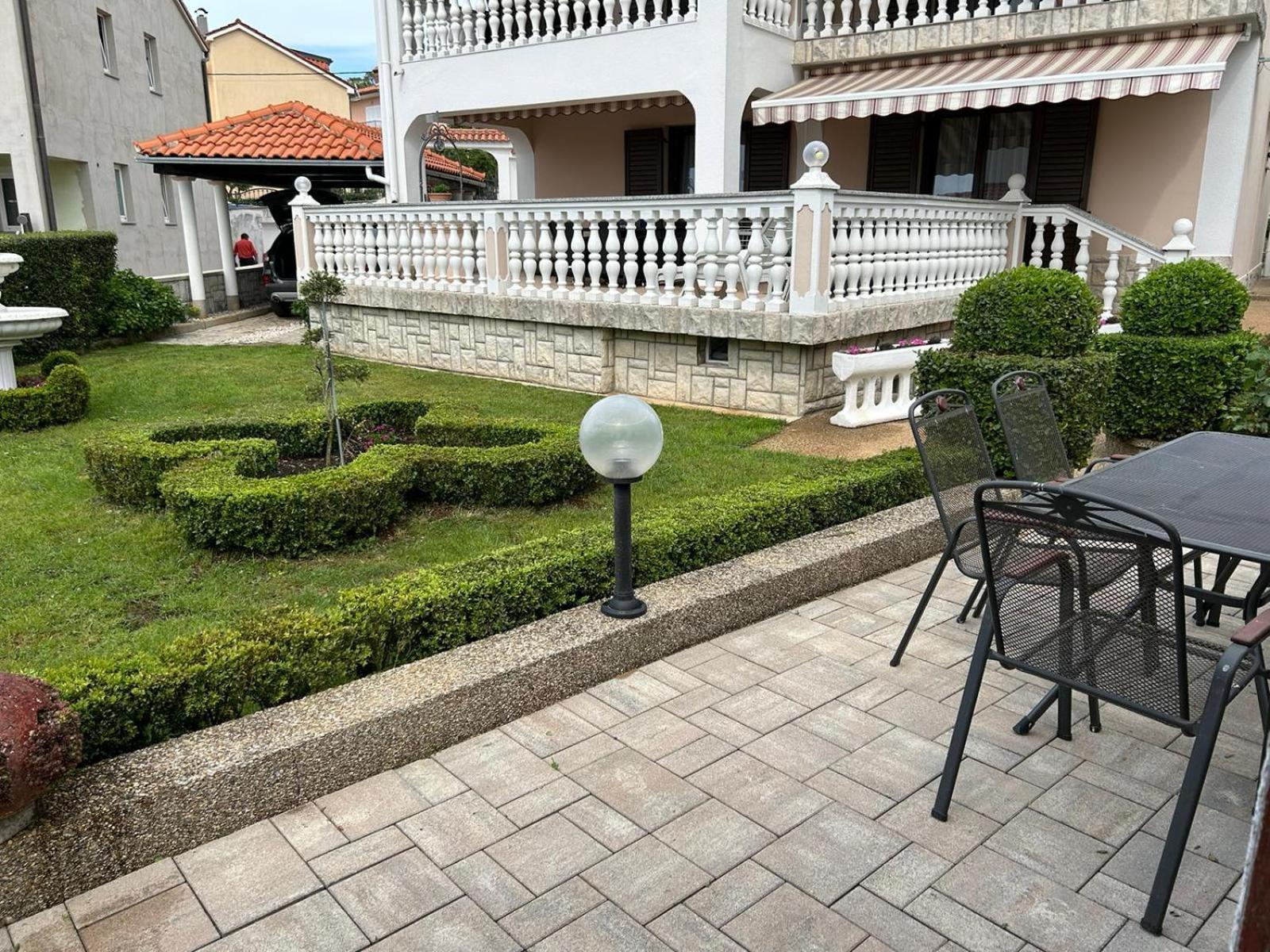 Apartment Smilja Малинска Экстерьер фото